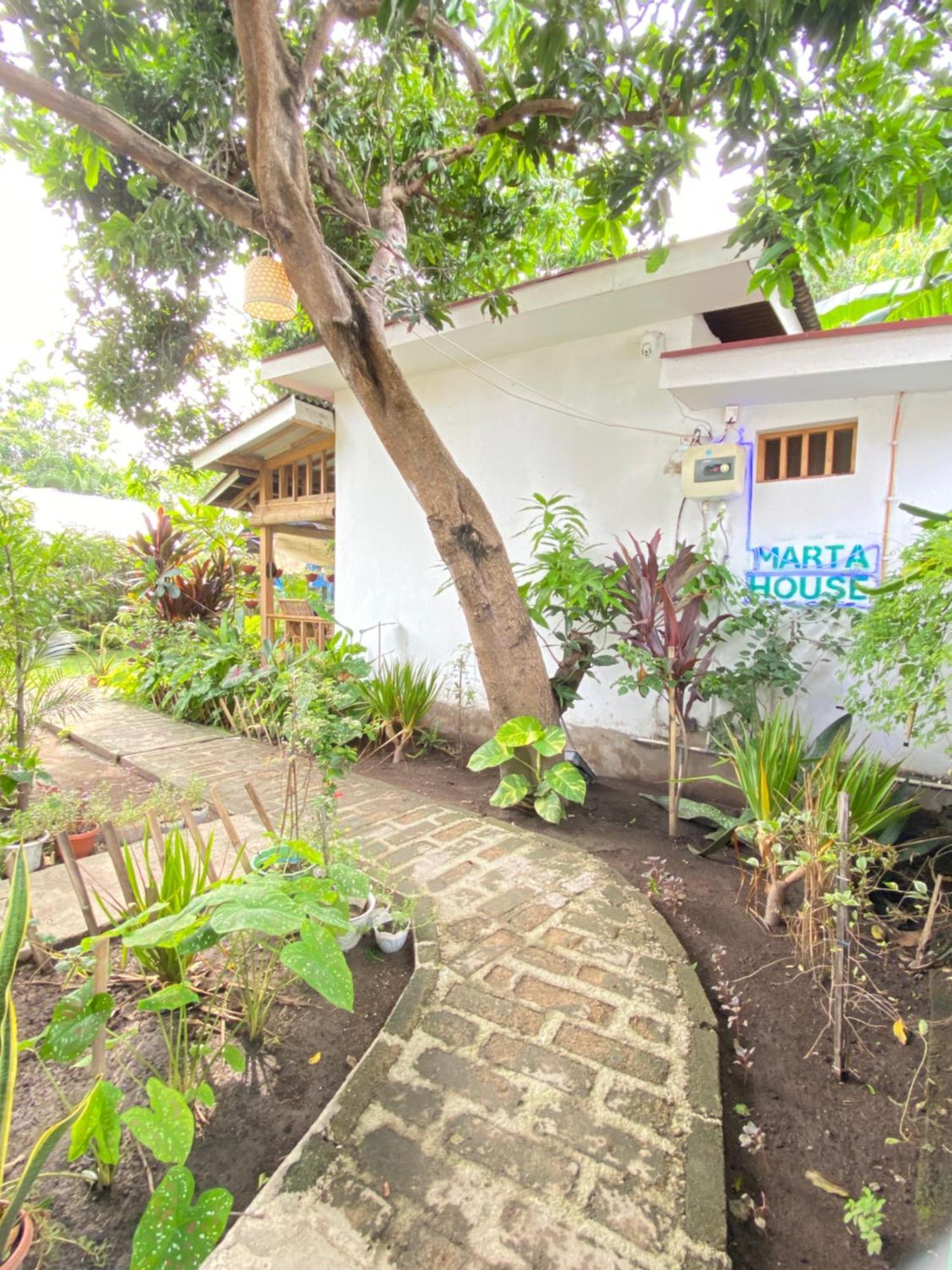 Hotel Marta House Gili Air Extérieur photo